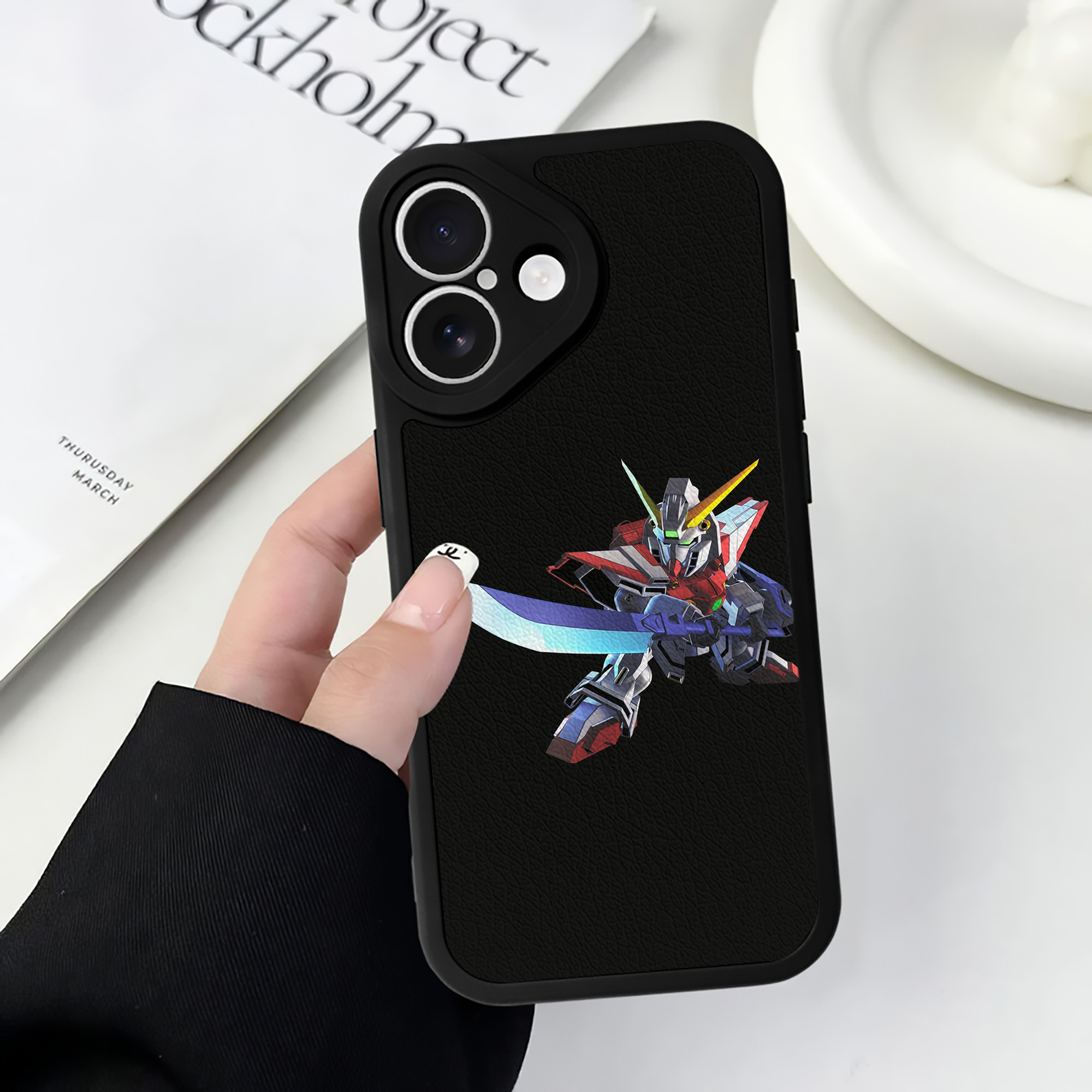 （画像用） 機動戦士ガンダム Mobile Suit Gundam 【iPhone 16シリーズ対応】シリコンスマホケース（レザー調） 材質：シリコン